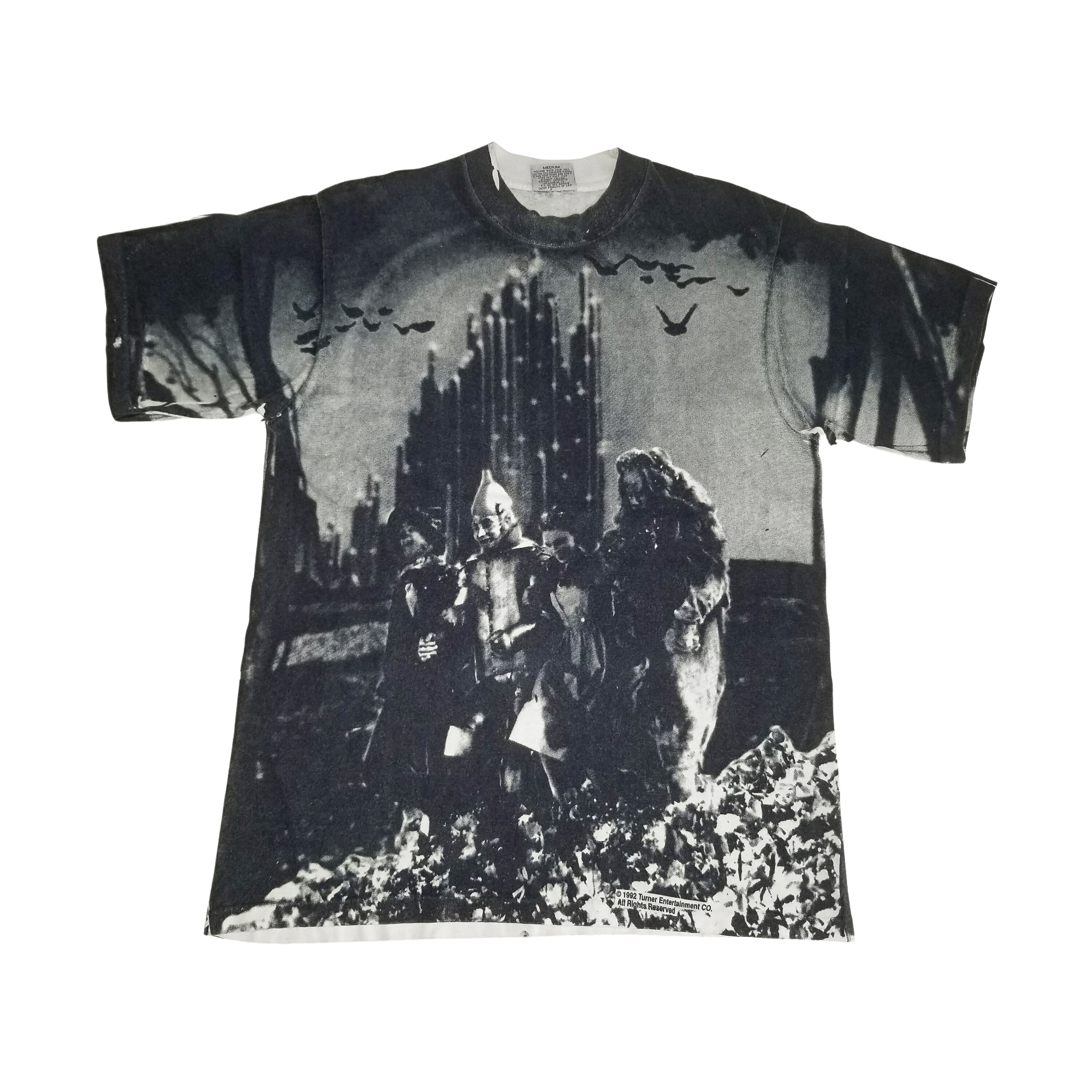 トップス 1992 Wizard of Oz Vintage 1992 Wizard of Oz All Over Print T-shirt - Stanley