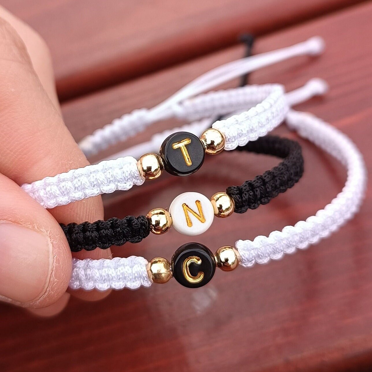 10 Bracelets D'amitié Cœur Main - Taille Réglable 16-25cm - Cadeau Anniversaire Enfant - Couleurs Assorties