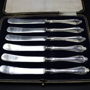Zestaw 6 noży śniadaniowych w etui, „GB”, Birmingham 1926, uchwyty ze srebra wysokiej próby