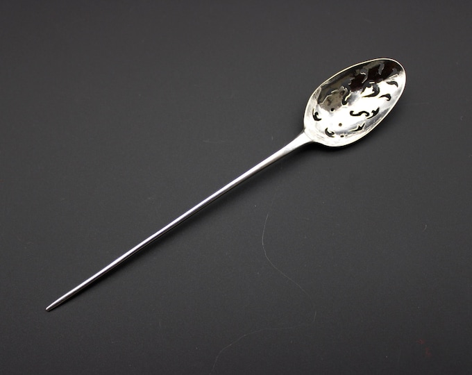 An unusual, George III Period, London c1830, Sterling Silver Mote Spoon