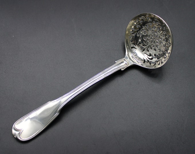 A Georgian, London, George IV Sterling Silver Fiddle & Thread Pattern Sugar Sifter