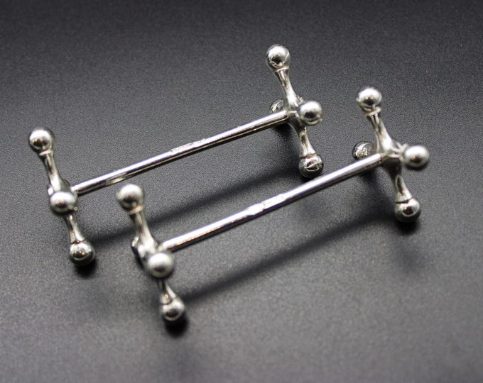 A Pair of William Hutton & Sons George V! Period Sterling Silver Knife Rests