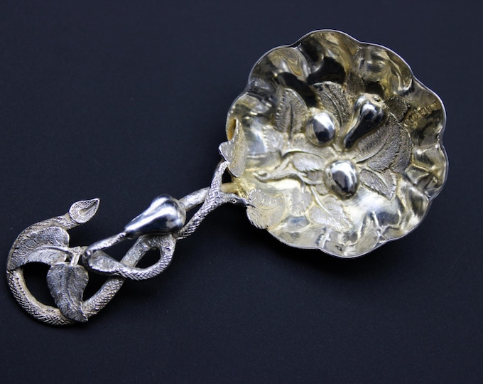 A Hilliard & Thomason, Birmingham 1853, Sterling Silver Gilt Caddy Spoon