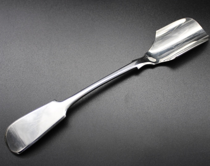 A Roberts & Belk, Sheffield, George V Period Silver Cheese Scoop