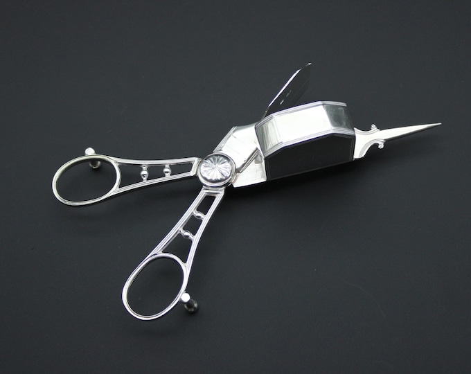 A Charles Goodwin, George III Period, Silver Candle Wick Trimmer & Snuffer