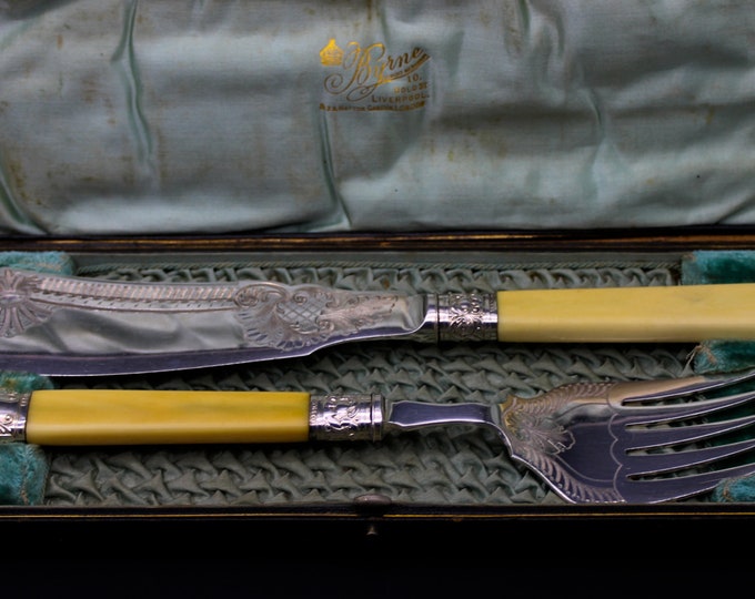 A Bone-Handled Silver Fish Slice & Fork