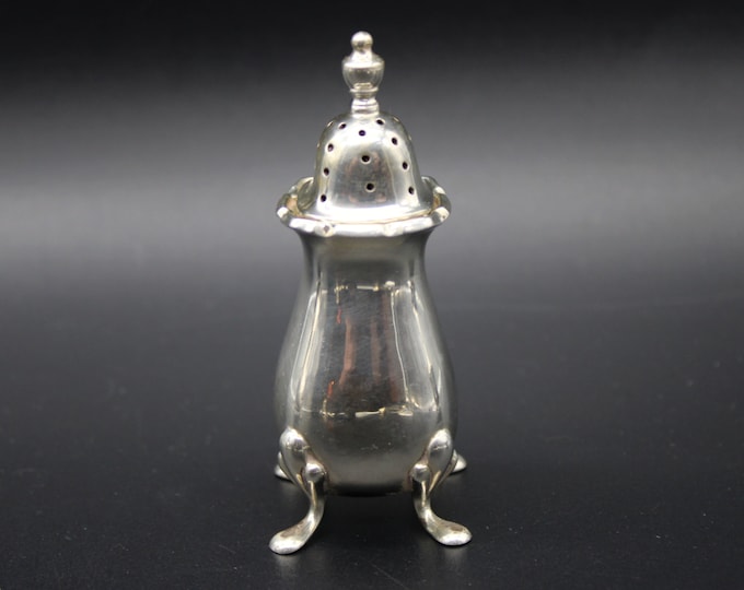 A Walker & Hall, Birmingham, 1919, George V Sterling Silver Pepperette