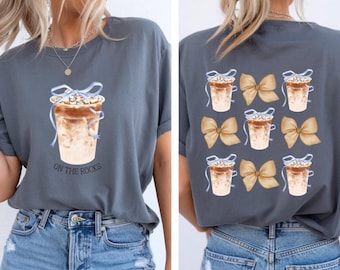 Coquette ijskoffie png, coquette Bow png, ijskoffie op de rotsen png, ijskoffieshirt, aquarel koffie png, ijskoffie shirtontwerp