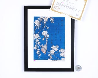 HOKUSAI Gimpel und Trauerkirsche (1834) – Gerahmter Serigrafie /150, M Arts Edition, Zertifikat – Japanische Wandkunst