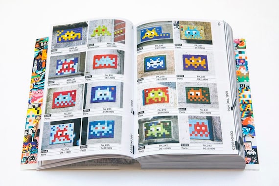 INVADER Book - 4000 the Complete Guide to the Space Invaders 1998 