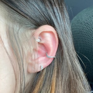 V Conch Earring, Conch Jewelry, Conch Hoop, Conch Piercing, Cartilage Earring, Cartilage Hoop, Cartilage Piercing, Cartilage Ring, Thin Hoop