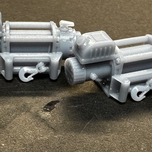 2 1/25 scale winches