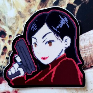 Ada Wong-sticker | Resident Evil | Horrorpixelart | Mat waterdichte en weerbestendige vinyl laptopstickers