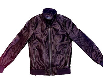 Chaqueta bomber vintage de piel sintética marrón chocolate de Calvin Klein, años 80: estilo retro clásico.