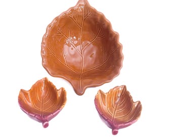 Harvest Leaf Bowl accompanied by 2 petite bowls in unique duo-tone colors,