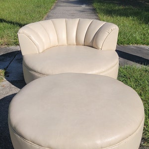 Oversize Vintage Lounge Chair and Ottoman in Neutral Off White Vinyl. In style of Milo Baughman