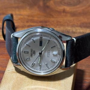 Beautiful dial vintage Seiko automatic gents rare dial clean watch