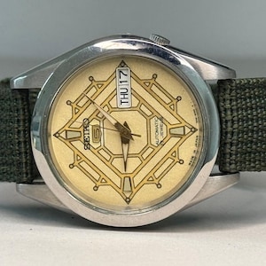 Vintage Seiko 5, Spider-Dial, Nylon strap, Automatic 17 Jewels, Japan-made, gents rare dial clean watch (H22)
