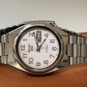Vintage Seiko 5 white dial automatic gents - japan-made - (H2)