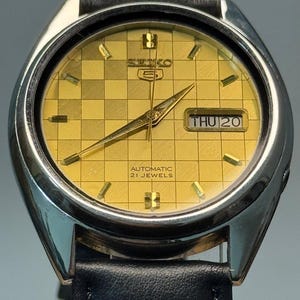 Vintage Seiko 5, Rare Checkered Dial, Black Leather Strap, Automatic 21 Jewels, Japan-Made, Gents (H32)