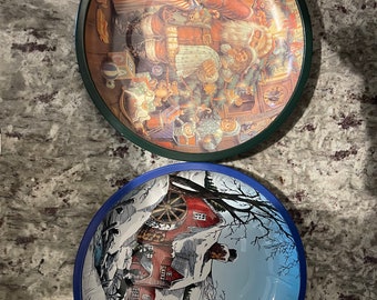 2 Vintage Tin Metal Christmas Cookie Round Serving Trays 13” Santa & House 1995