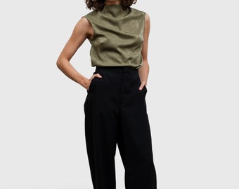 The Leo wide leg Pants with side and back pockets in black recycled rayon