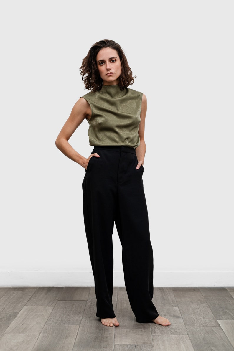 The Leo wide leg Pants with side and back pockets in black recycled rayon image 1