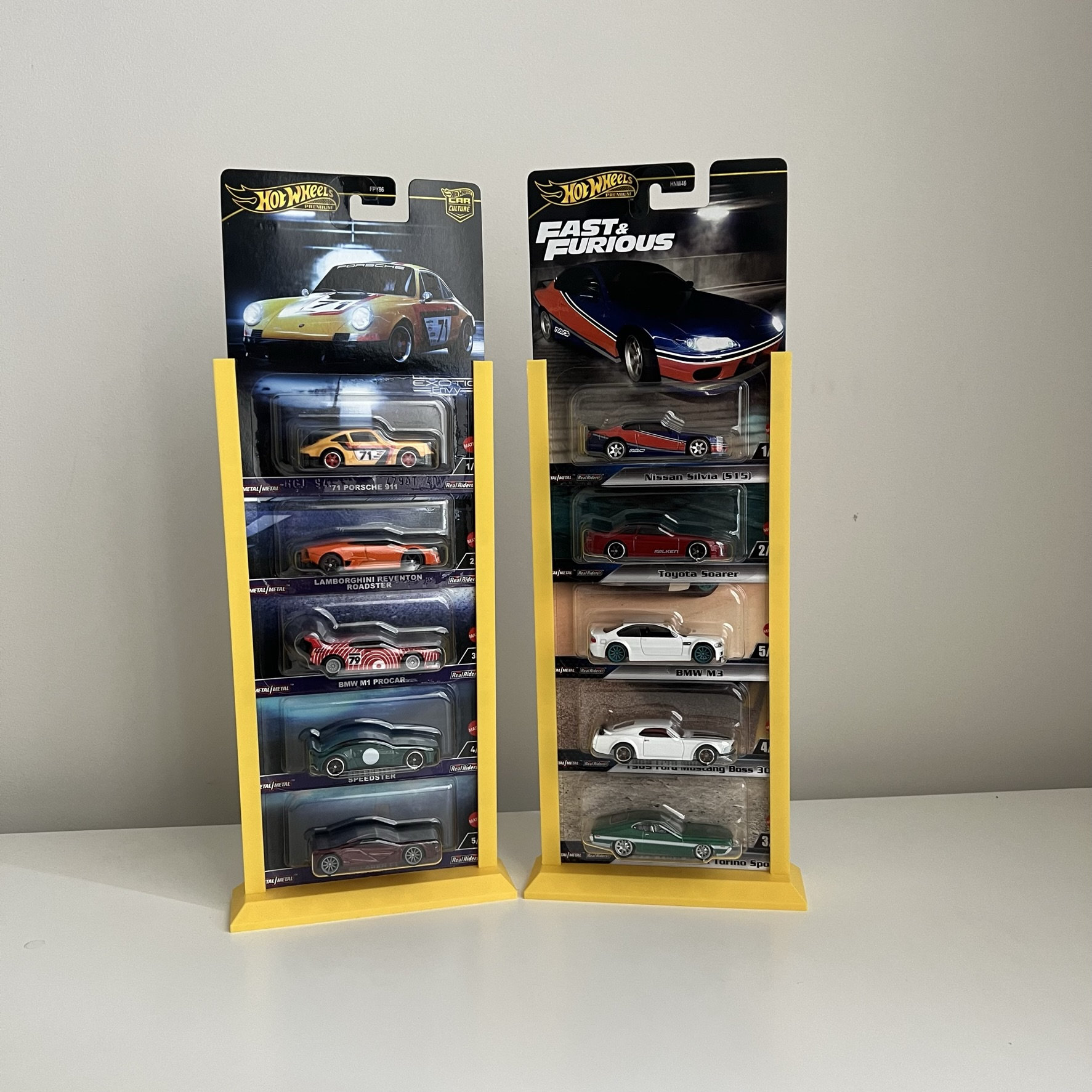 5 car Hot Wheels display stands card holders