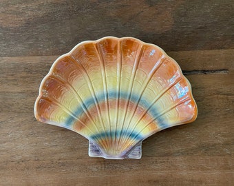 Vintage Lillian Vernon Iridescent Shell Plate | Scallop Beach Pastel 1980's