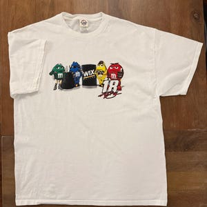 Vintage Y2K Kyle Busch #18 M&M's Wix Filters Nascar Racing Graphic XL T-Shirt