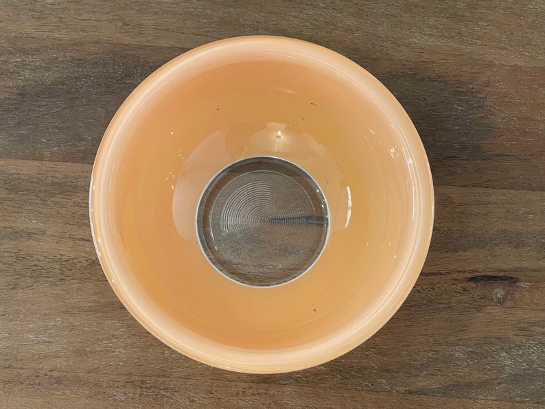 Vintage Pyrex Nesting Glass Mixing Bowl 323 Peach Clear Bottom Corning zdjęcie 2
