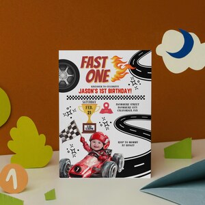 Modelo de convite de aniversário rápido com foto para meninos carro de corrida vermelho editável Canva convidar