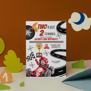 Dos plantillas de invitación de cumpleaños rápidas con imagen de foto para niños, auto de carrera rojo, invitación editable de Canva