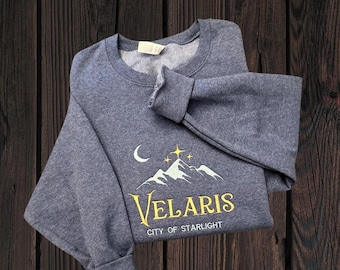 ACOTAR Velaris Broderad Rundhalsad T-shirt