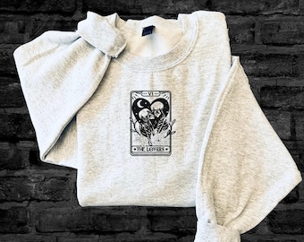Broderad Gildan-tröja för älskare med tarotkort