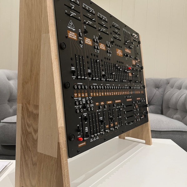 Behringer 2600 Stand in Oak