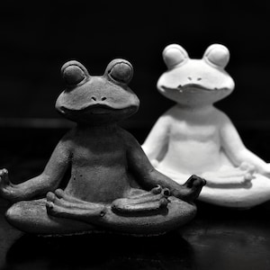 Concrete statue Yoga Frog Meditation | Cement frog figurine |  Yoga accessory | Zen frog sculpture | Modern industrial decor |  Yoga gift
