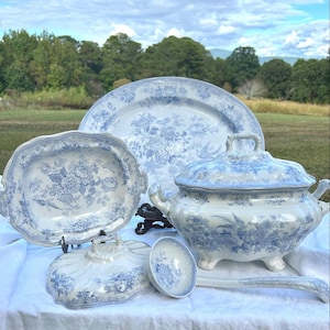 Extraordinary Antique Asiatic Pheasant Soup Tureen and Ladle by