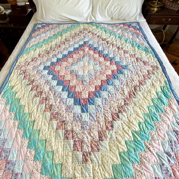 Vintage Handmade Patchwork Trip Around the World Crib or Lap Quilt