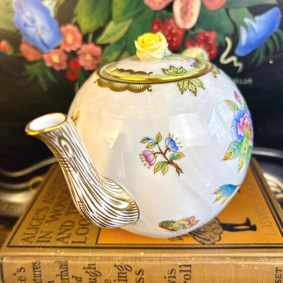 Herend of Hungary Queen Victoria Gilded Fine Porcelain Teapot With