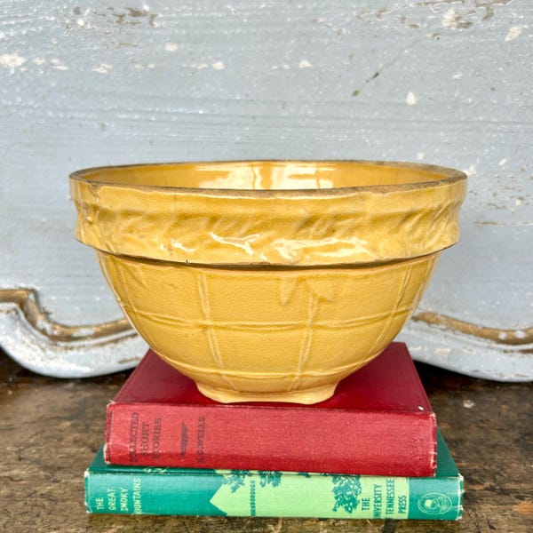 Vintage McCoy Pottery Stoneware Yellowware Windowpane Mixing Bowl with Vine Rim