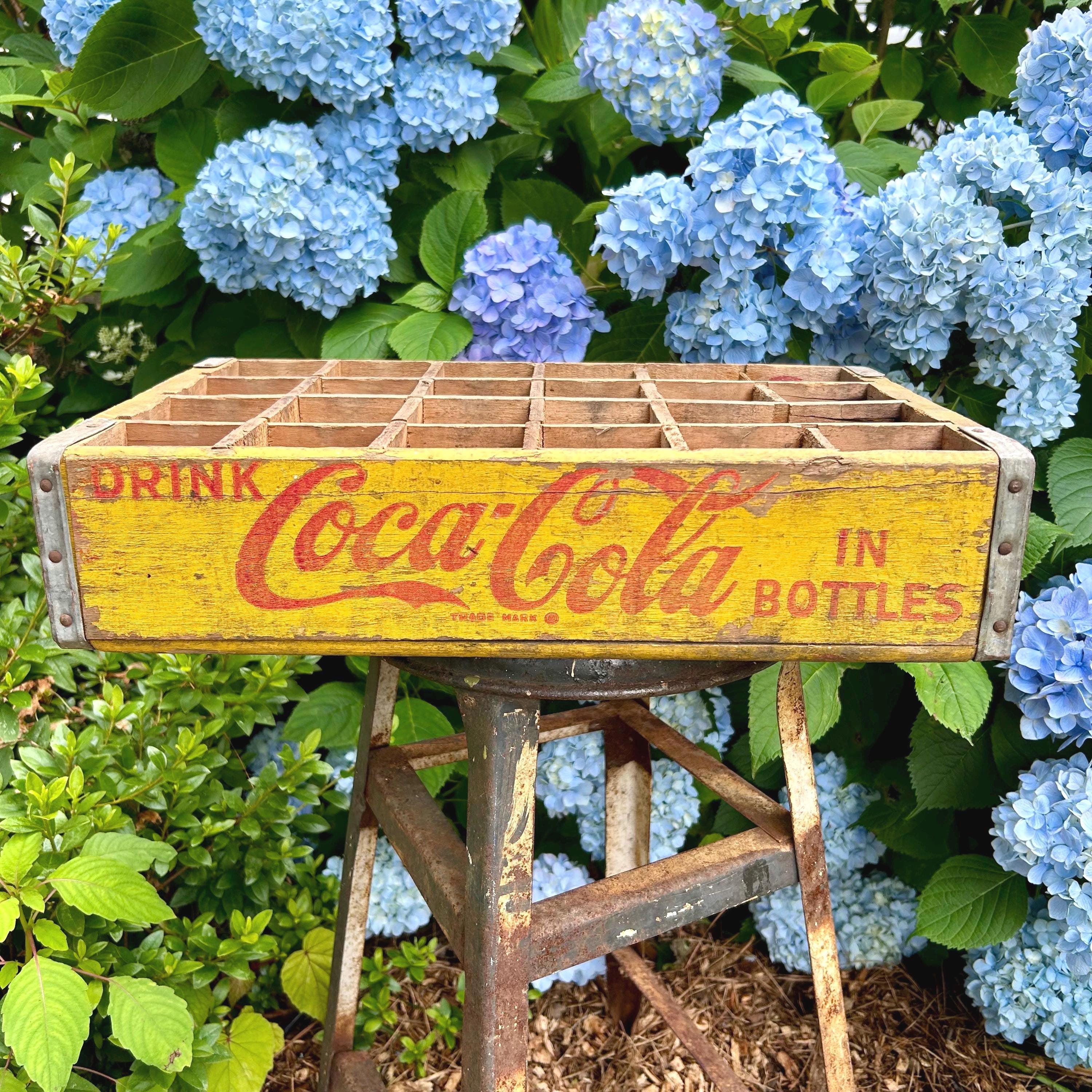 Coca-Cola 24本入りプラ用と木箱 AB934068-EE80-4046-A839-
