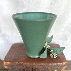 Marblehead Pottery Matte Green 7 1/4 inch Flared Vase c1920, Antique American Art Pottery