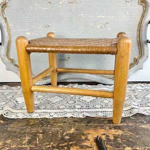 Antique Primitive No Nail Shaker Style Woven Splint Wooden Stool Fireplace Bench