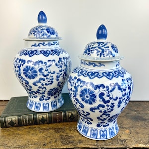 Matching Pair of Large Chinese Export Fine Porcelain Blue and White Vining Floral Lidded Temple or Ginger Jars