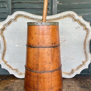 Primitive Antique Wooden Barrel Iron Banded Butter Churn with Lid and Dasher c1850-1899