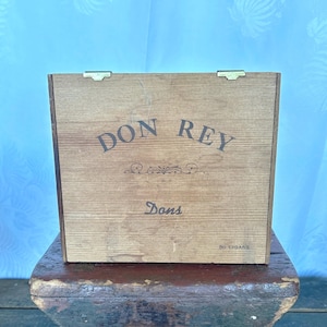 Vintage Don Ray 2 for 35 Cents Wooden Cigar Box