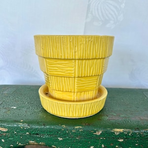 4 inch Medium McCoy Pottery Yellow Basket Weave Planter with Attached Saucer