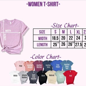 Pode incluir: Tabela de tamanhos para uma camiseta feminina com medidas em polegadas. A tabela mostra a largura e o comprimento da camiseta nos tamanhos S, M, L, XL e 2XL. Uma tabela de cores mostra as diferentes cores dispon&iacute;veis para a camiseta, incluindo rosa, malva mesclado, marrom mesclado, azul marinho mesclado, azul royal, azul teal mesclado, branco, mesclado atl&eacute;tico, cinza escuro mesclado, preto, natural, azul poeira e vermelho.