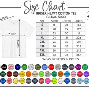 Pode incluir: Uma camiseta branca com uma tabela de tamanhos para uma camiseta unissex de algod&atilde;o pesado. A tabela inclui medidas em polegadas para os tamanhos S a 5XL. As op&ccedil;&otilde;es de cores s&atilde;o exibidas abaixo da tabela.